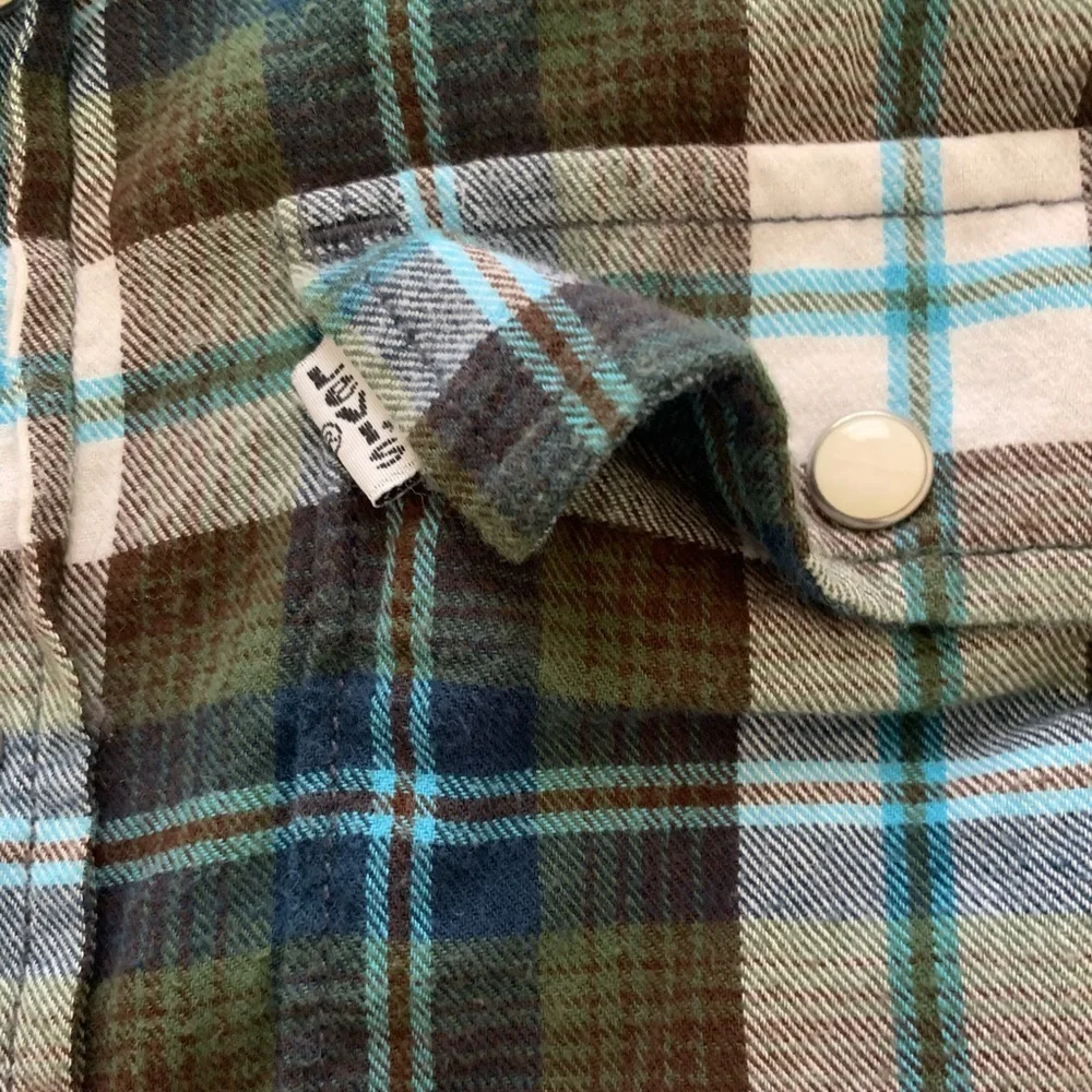 Levi’s Western Shirts - Picture 2 of 3